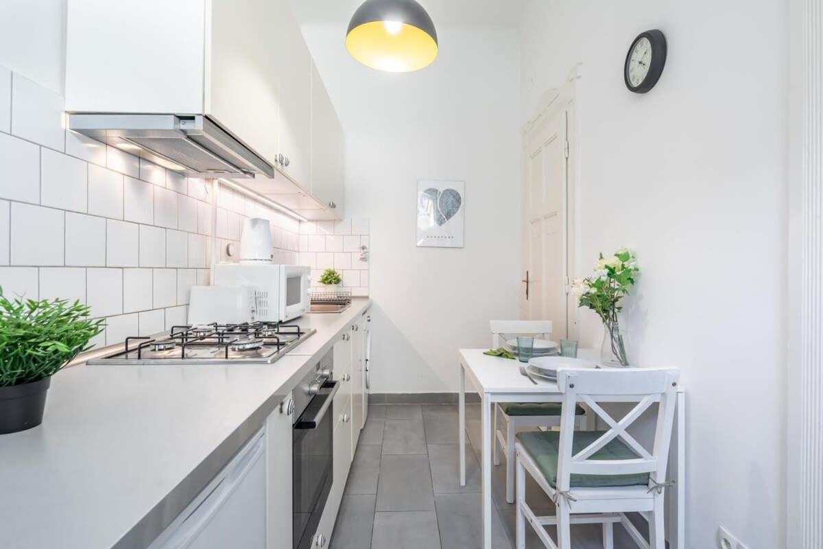 Lovely & Cozy Home With A C บูดาเปสต์ ภายนอก รูปภาพ